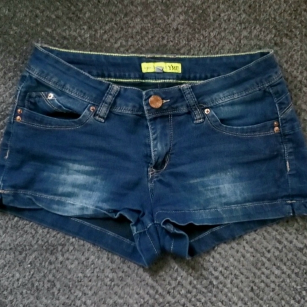 YMI Wanna Betta Butt Shorts size 7